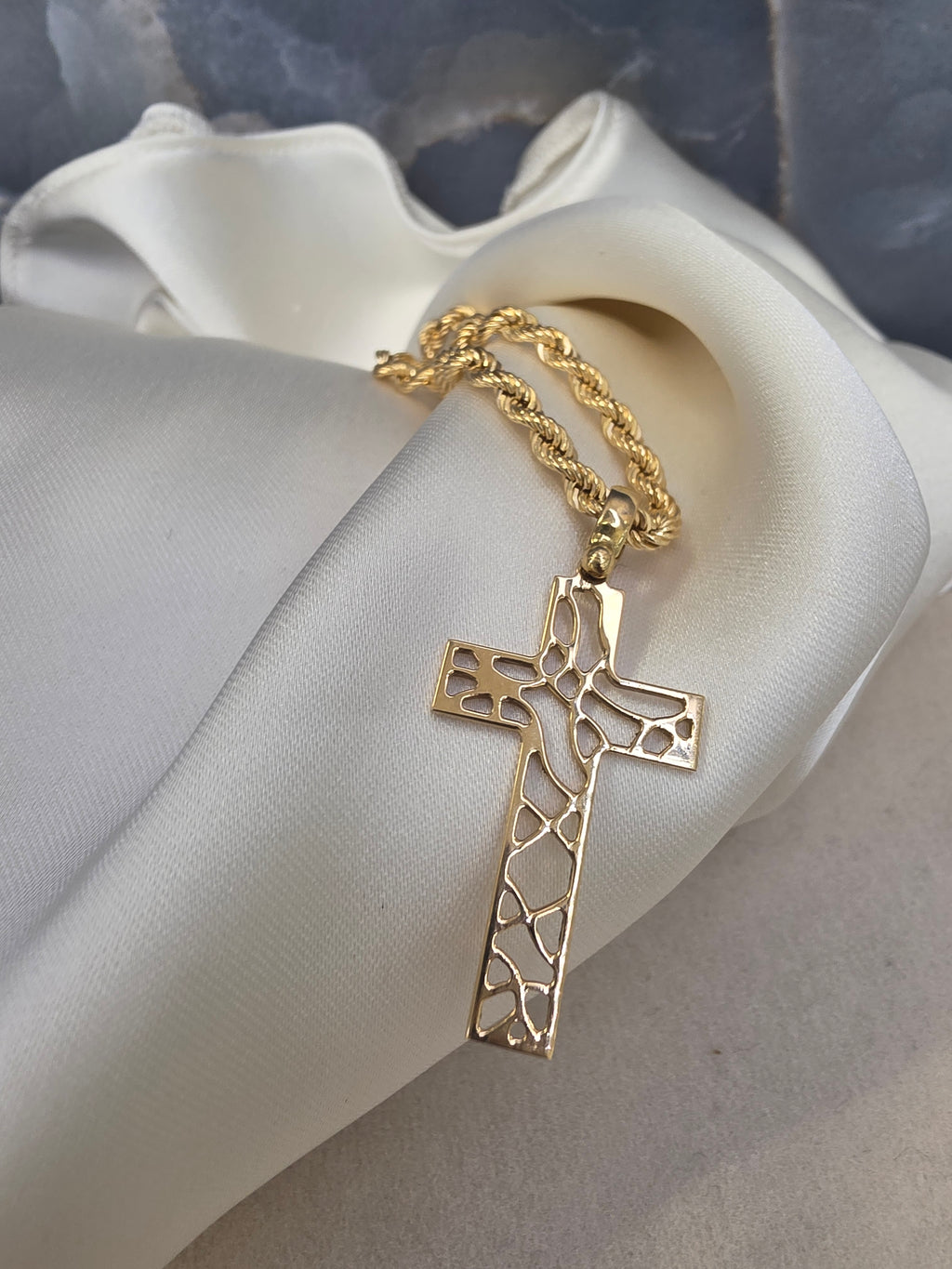 Openwork Cross Pendant 272