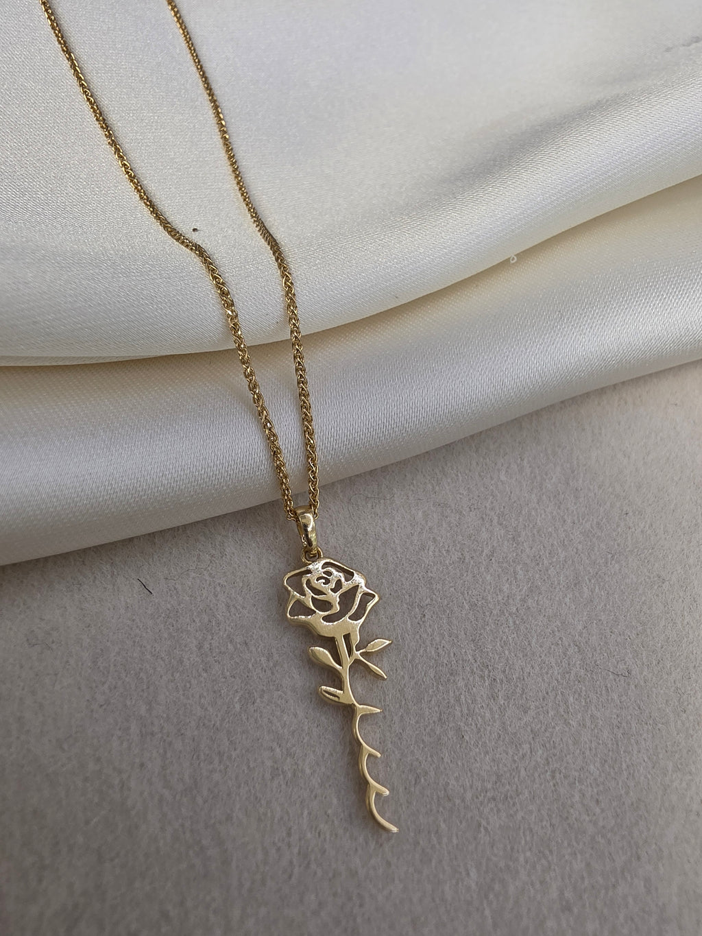 Gold Rose Pendant 096