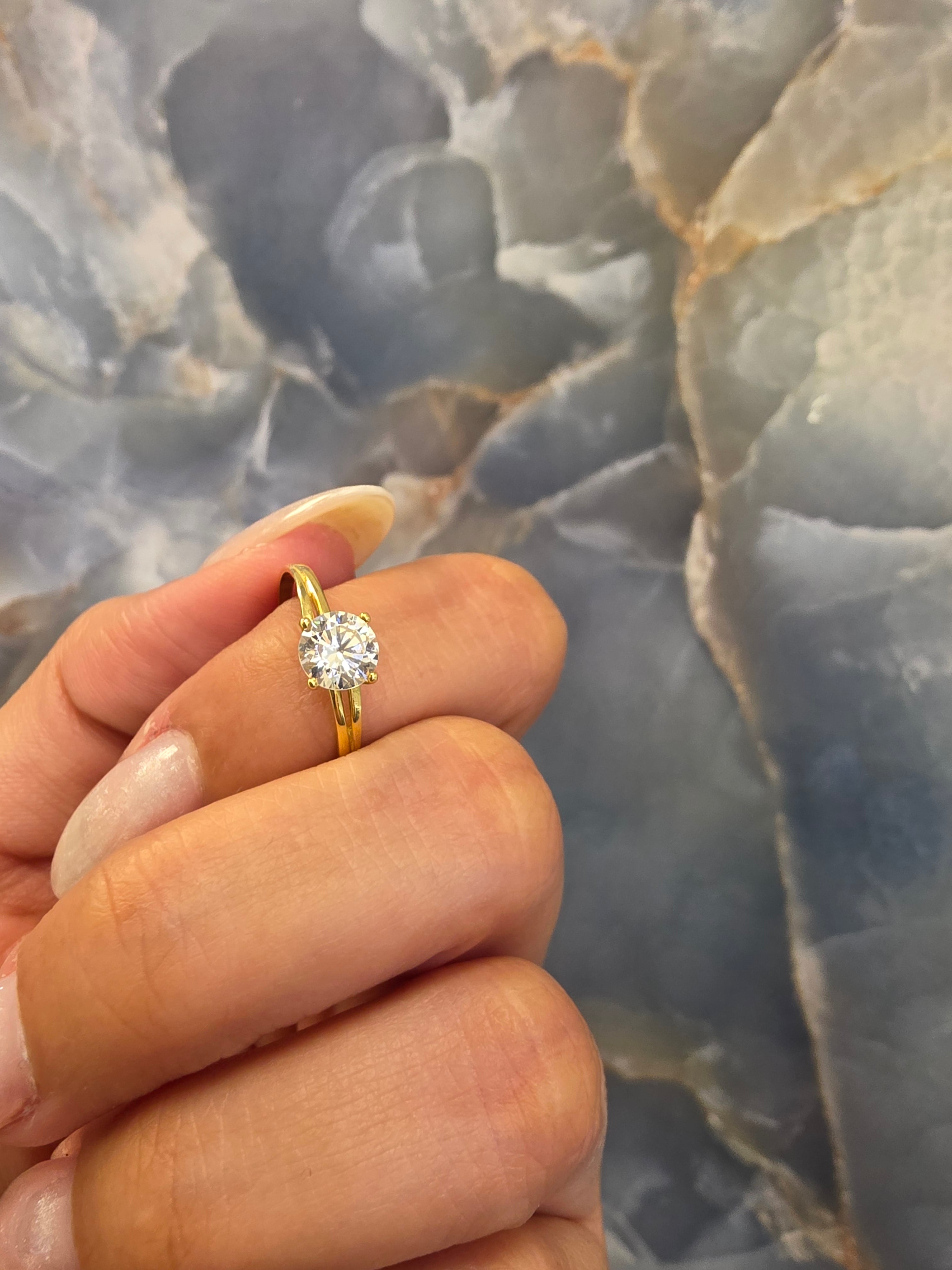 Elegant Solitaire Ring 131