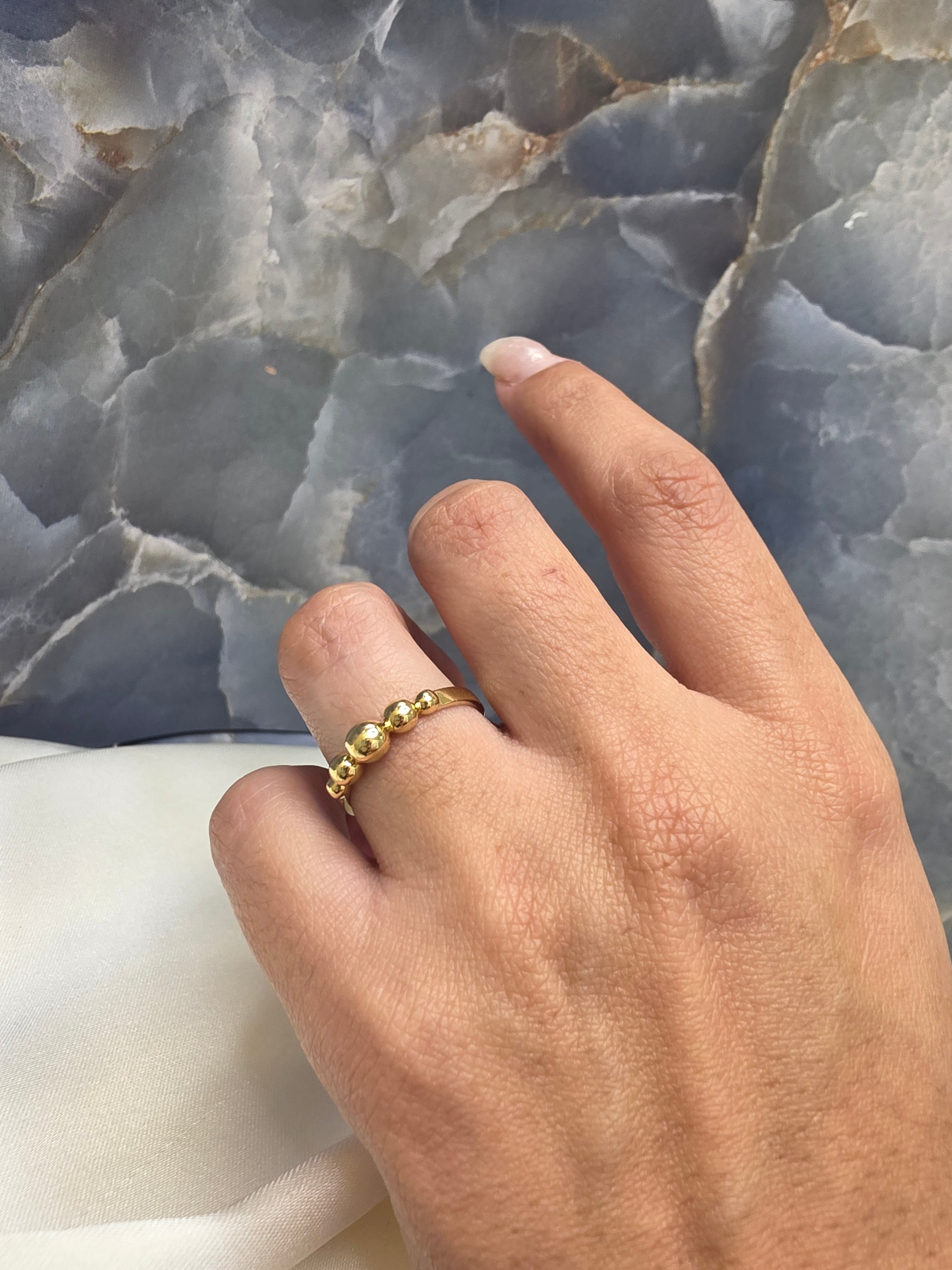 Graduated Bead Ring 180