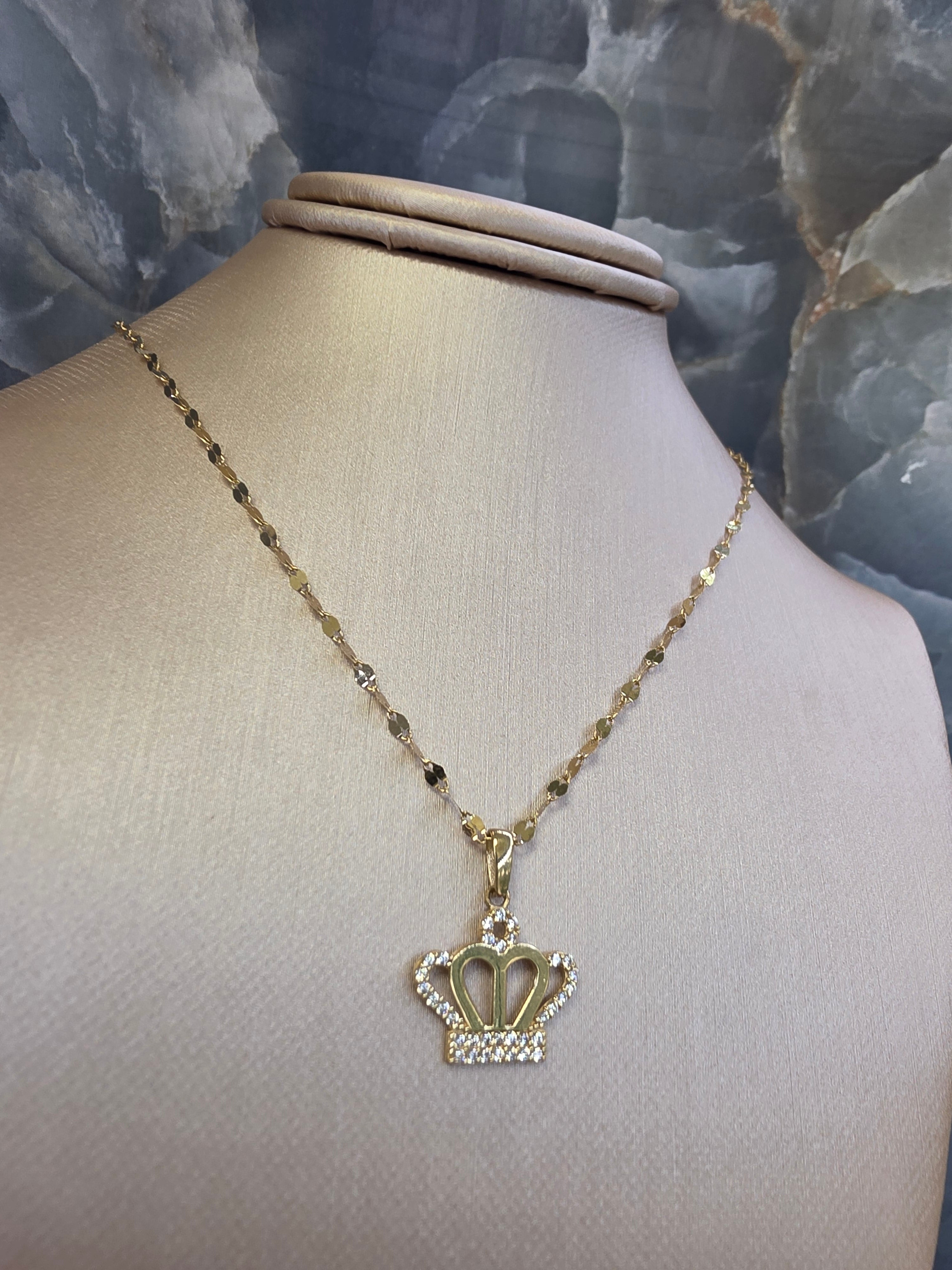 Zirconia Crown Pendant 098