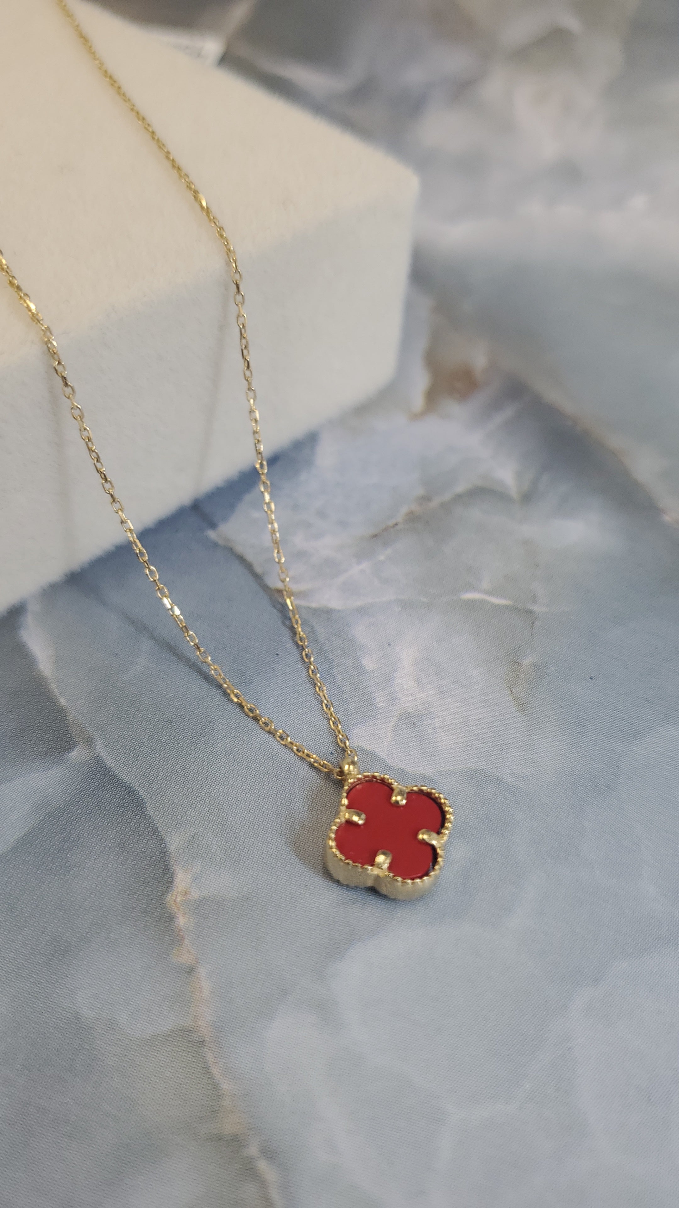 Red Clover Pendant Necklace 200