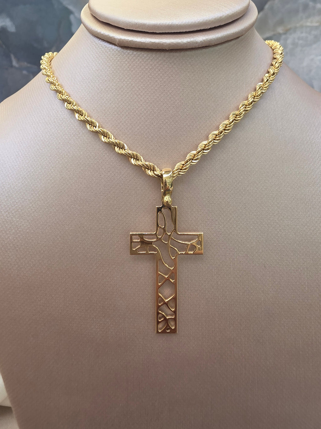 Openwork Cross Pendant 272
