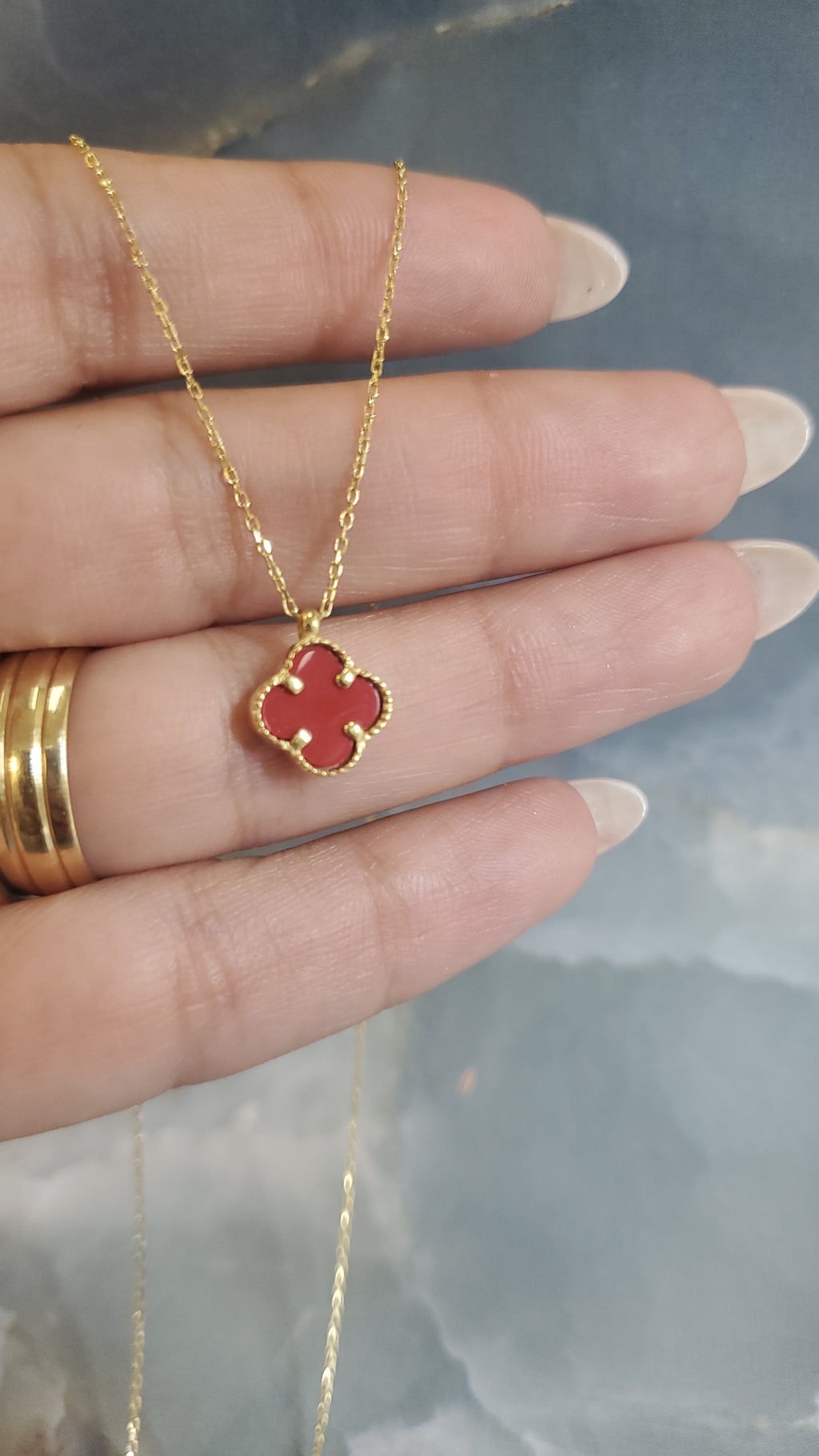 Red Clover Pendant Necklace 200