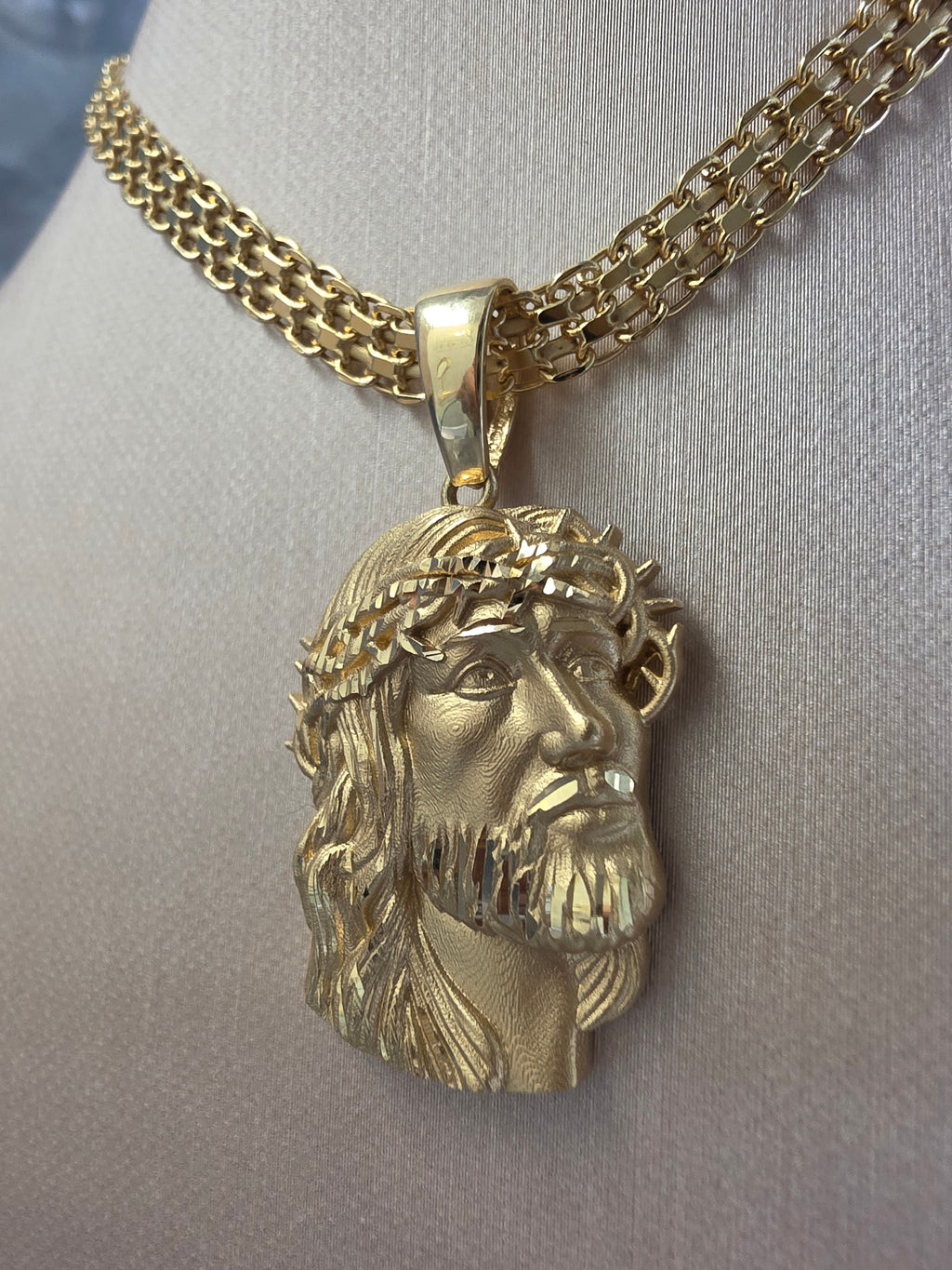 Jesus Crown of Thorns Pendant 522