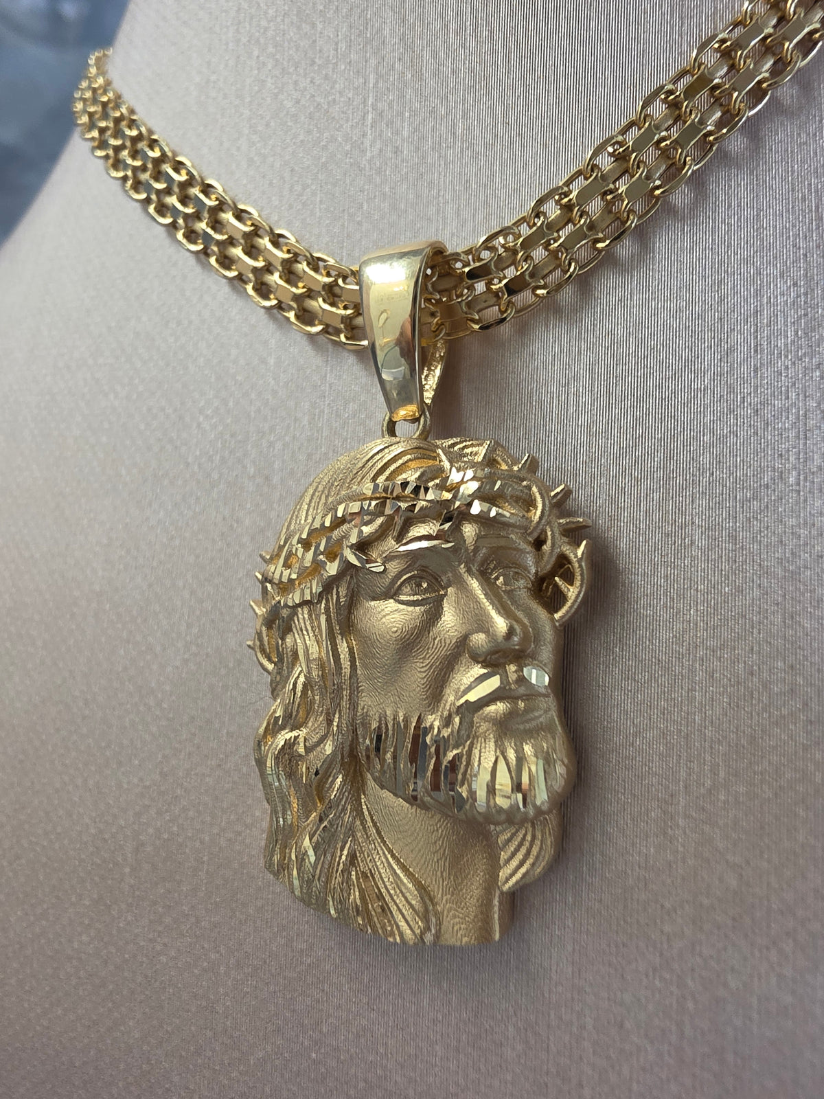 Jesus Crown of Thorns Pendant 522