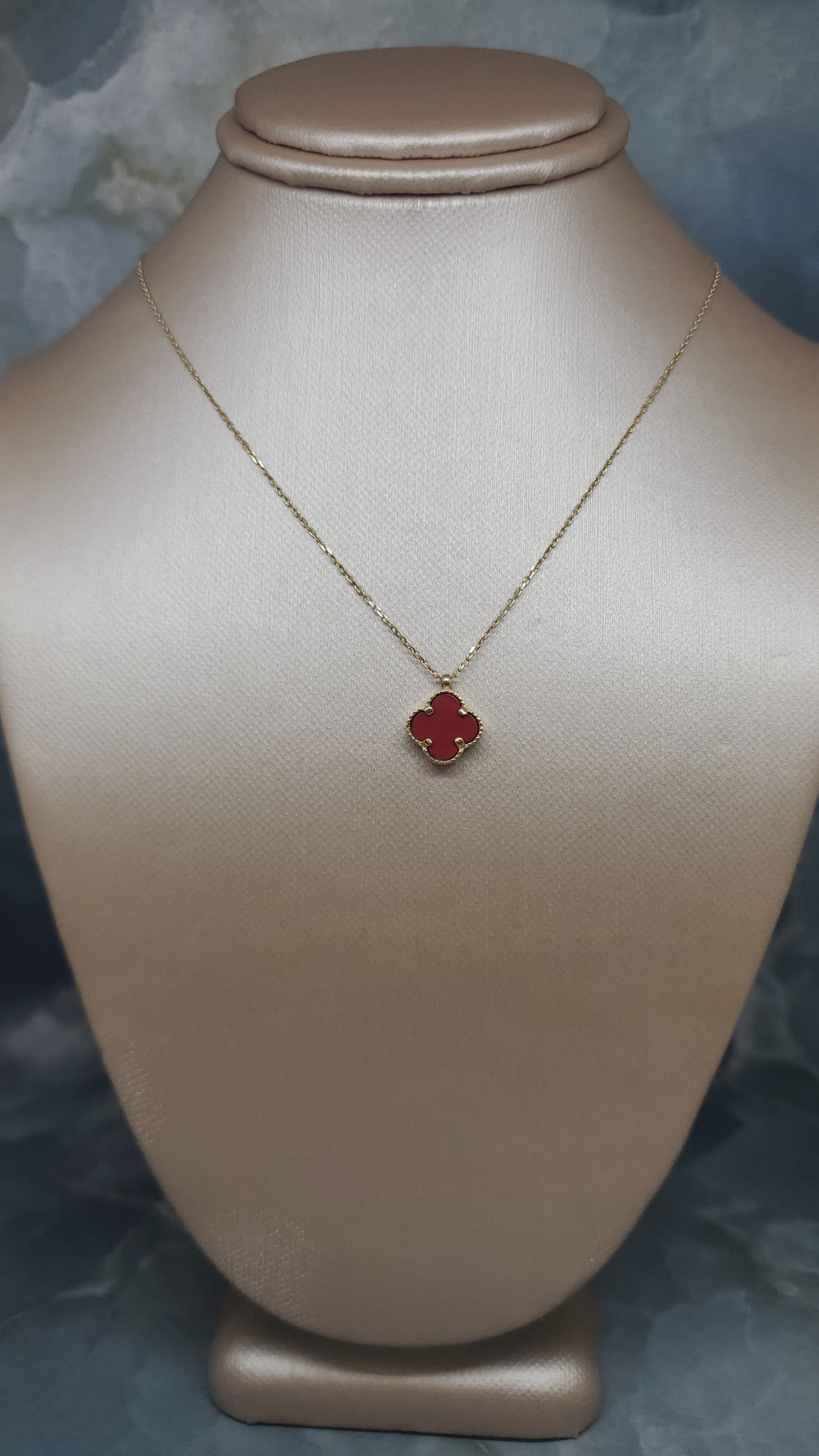Red Clover Pendant Necklace 200