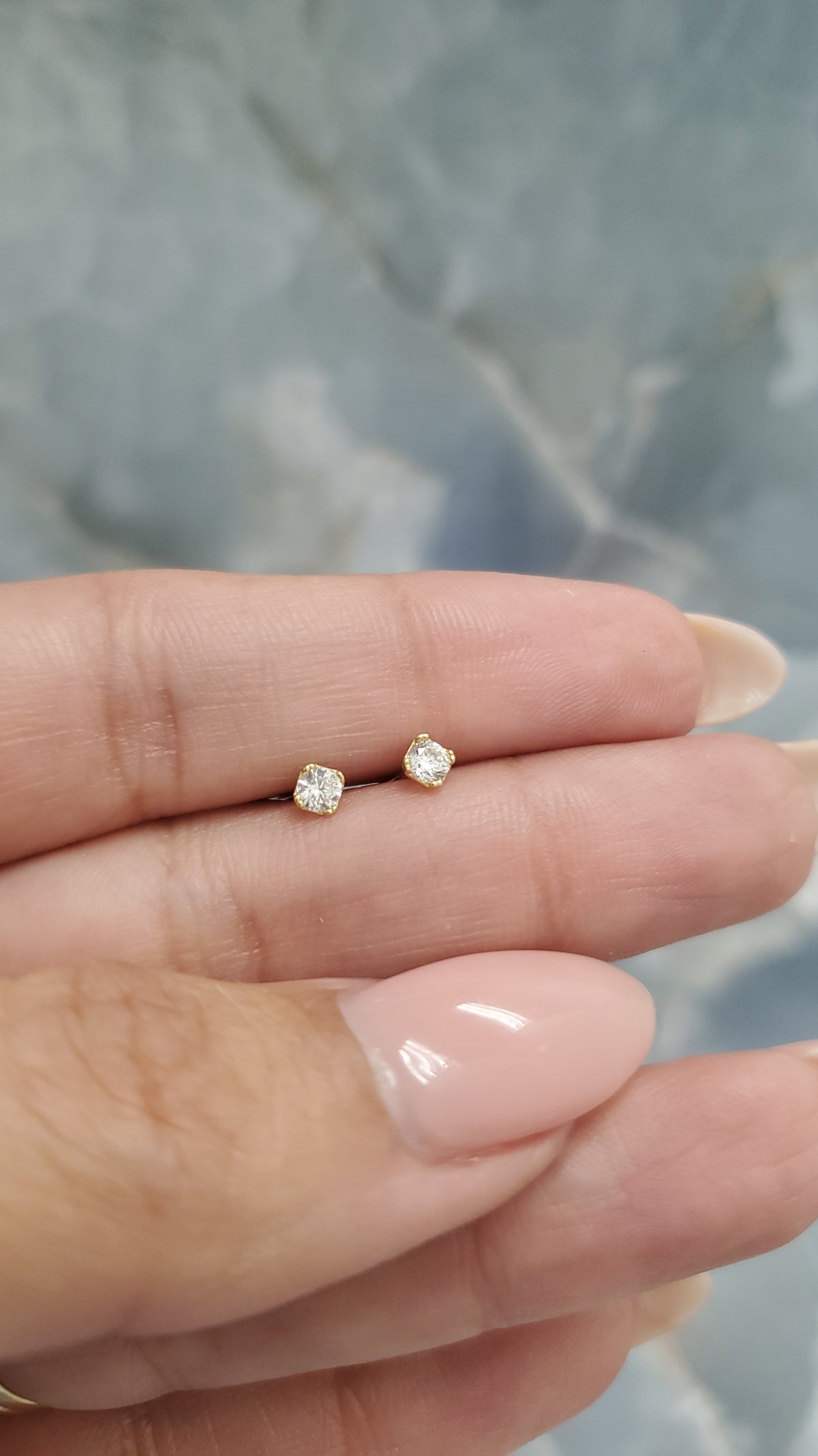 Solitaire Stud Earrings 072
